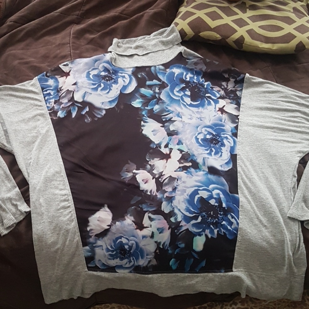 Apt 9 long sleeve floral turtleneck